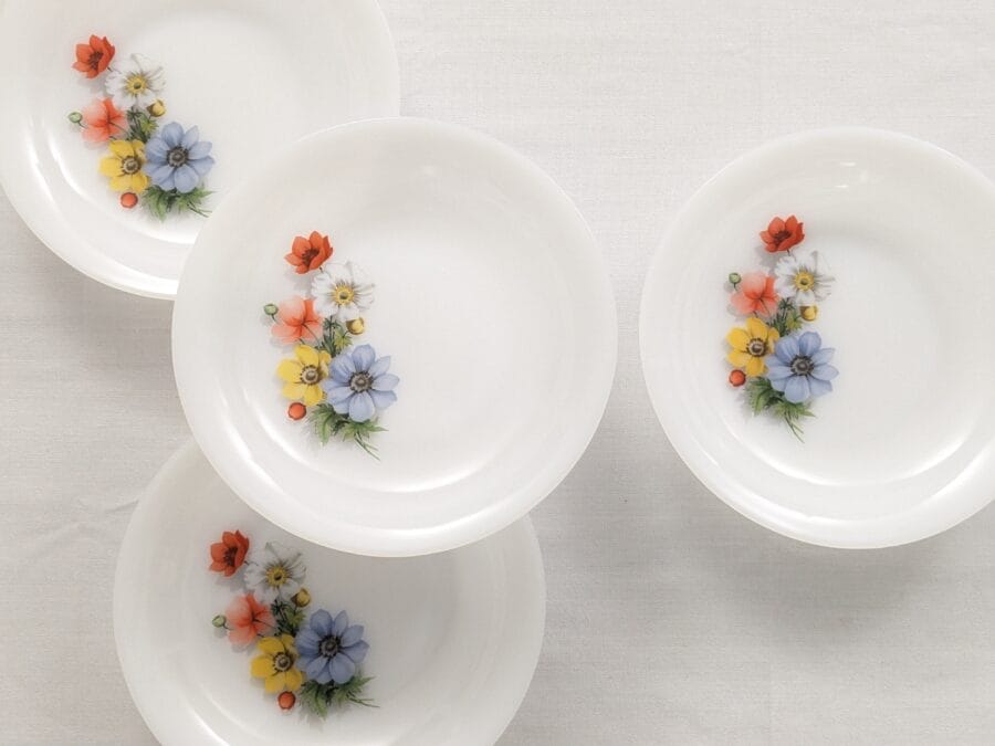 Années 60 Arcopal Assiette creuse Opaline
